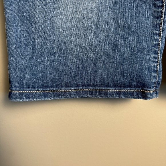 Buffalo‎ Jeans Women's Mid-Rise SAMUELLA Bermuda Jean Shorts Size 14 Beach - Picture 2 of 16